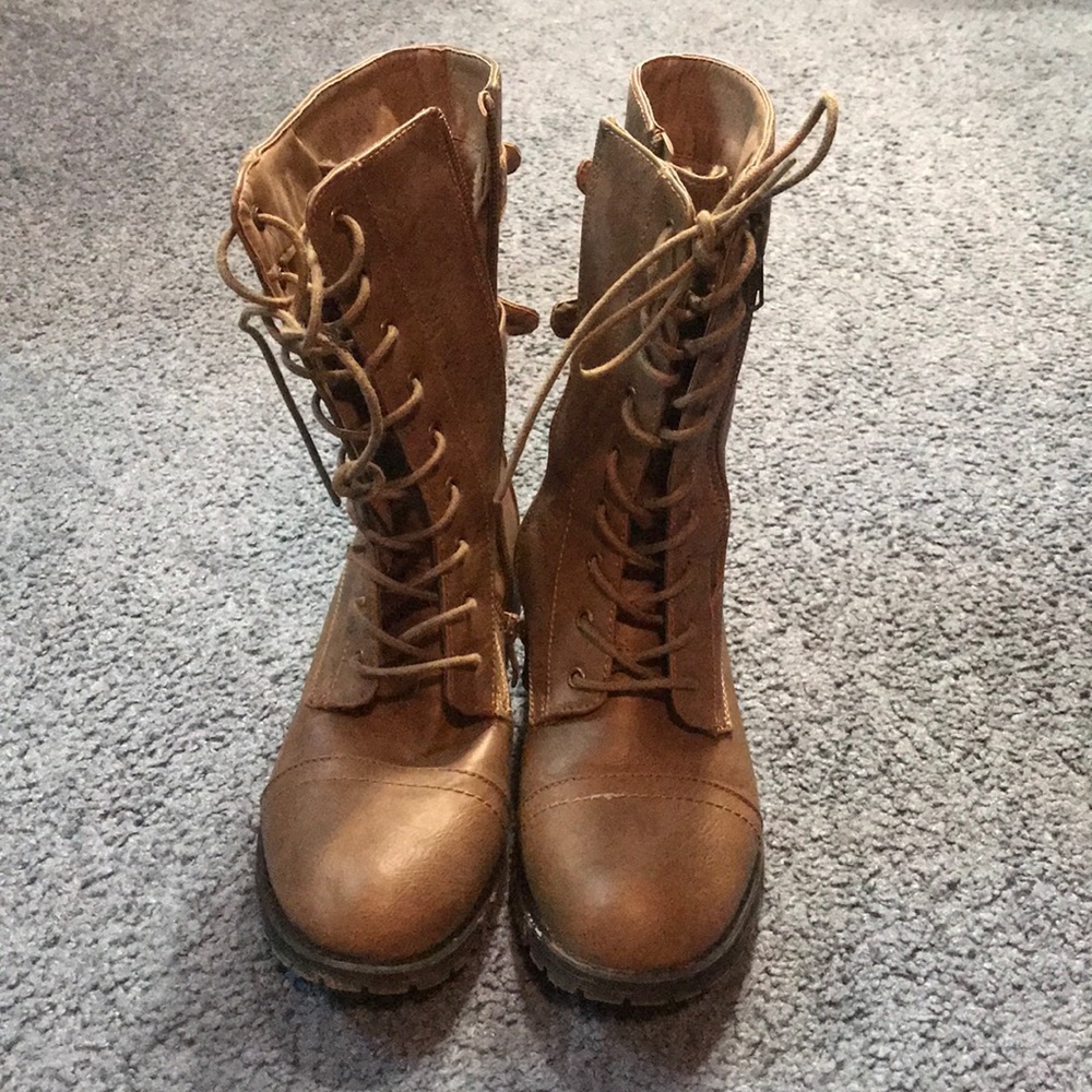 Combat boots